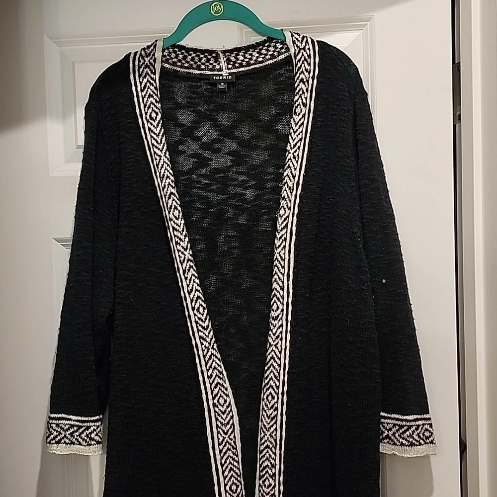 Torrid Black and White Cardigan - Picture 5 of 5